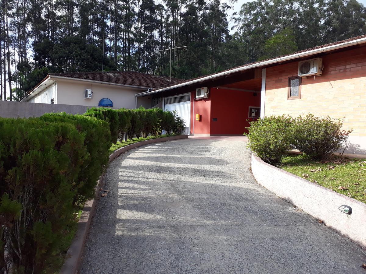 Motel Casa Branca Blumenau Exterior photo